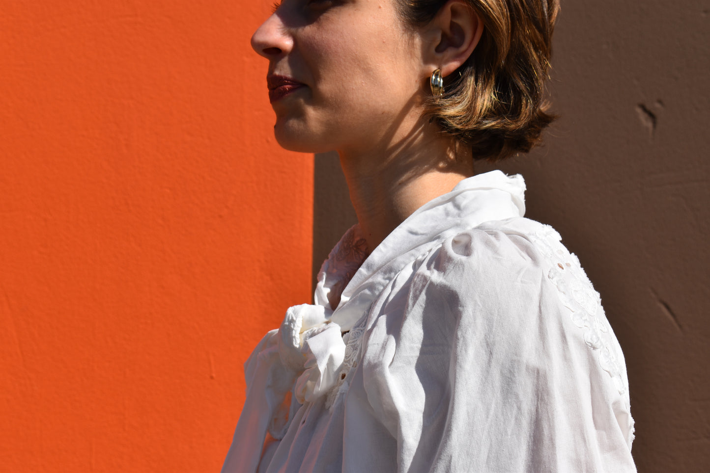 Camicia Bianca Ricamata con Fiocco