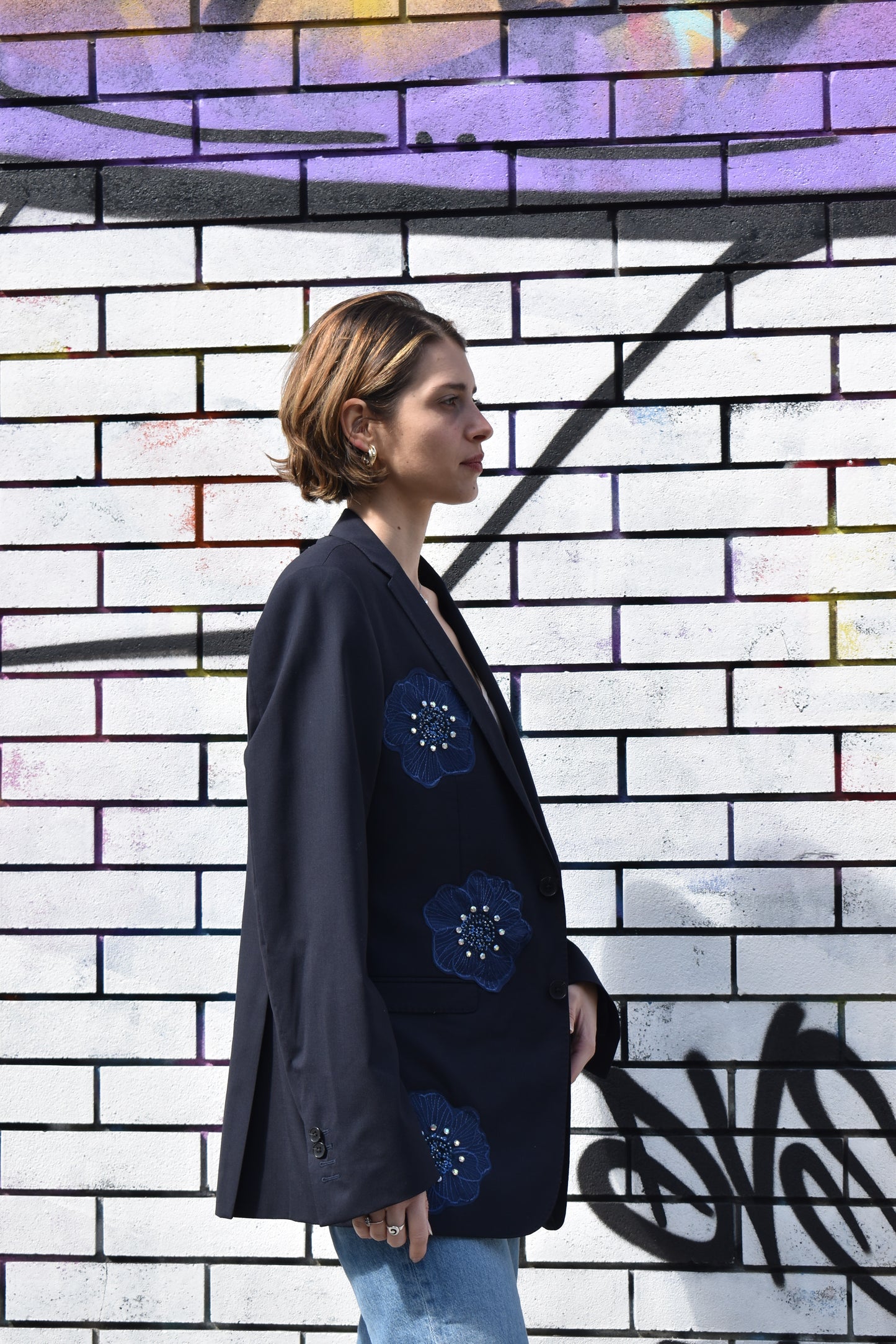 Blazer Vintage Nero con Fiori Ricamati Blu